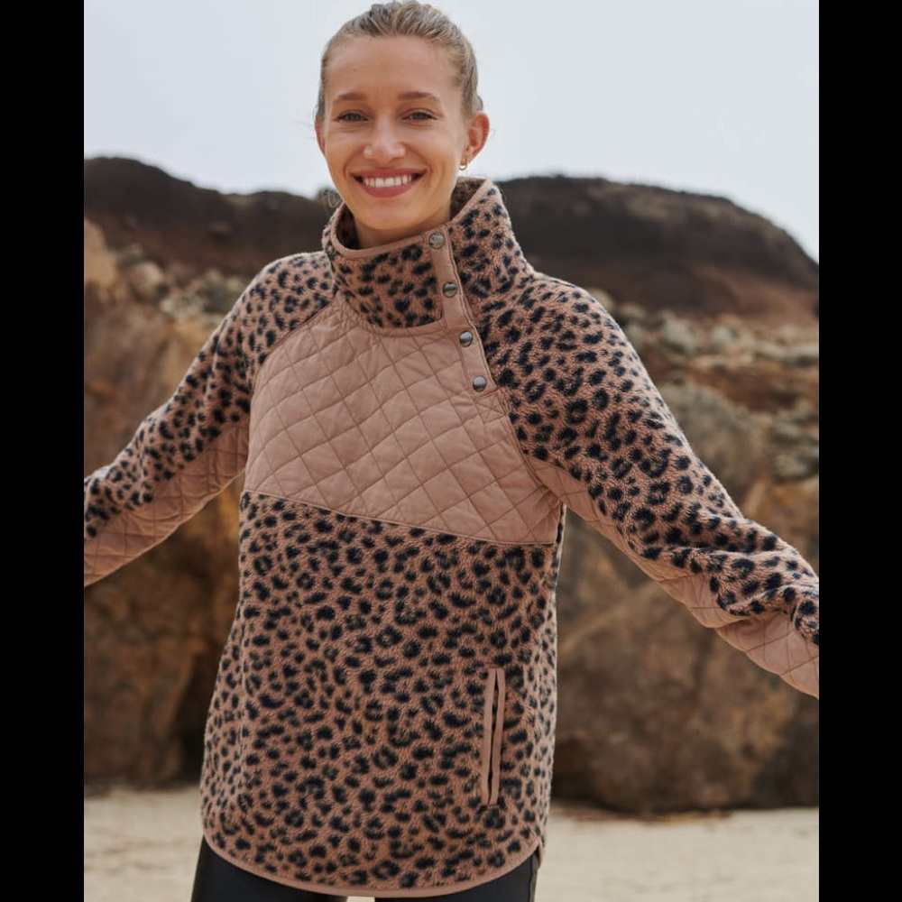 ASYMMETRICAL SNAP-UP FLEECE